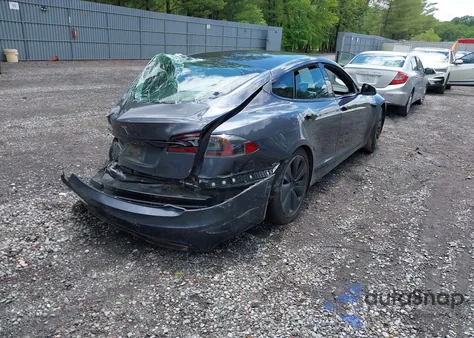 2022 Tesla Model S Dual Motor All-Wheel Drive z USA, uszkodzony, nr VIN 5YJSA1E59NF469015